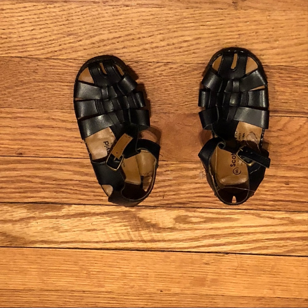 NWOT kids leather sandals size 8